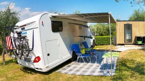 Komfort campingplads med private sanitære faciliteter